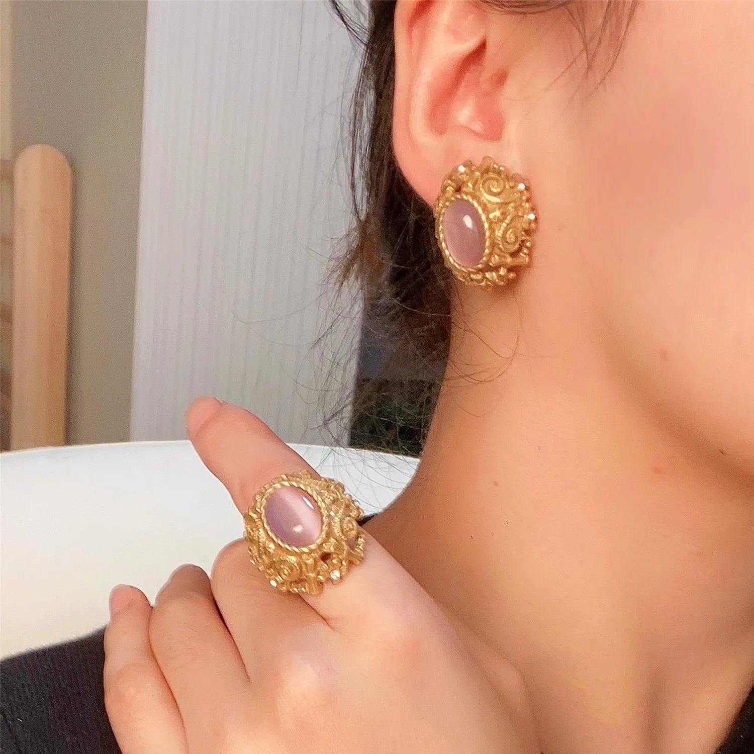 Vintage Metal Stud Earrings Natural Stone Opal Brass for Women Gold Color Jewelry New Elegant Travel Gift