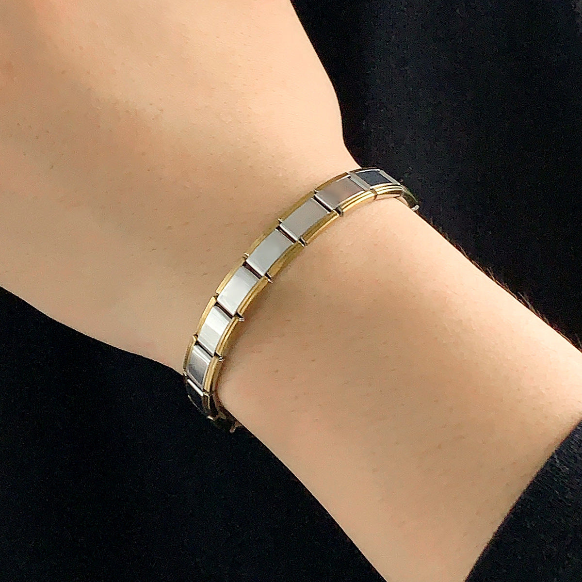 Elastic bracelet with multiple colors minimalist and luxurious daily commuting accessories